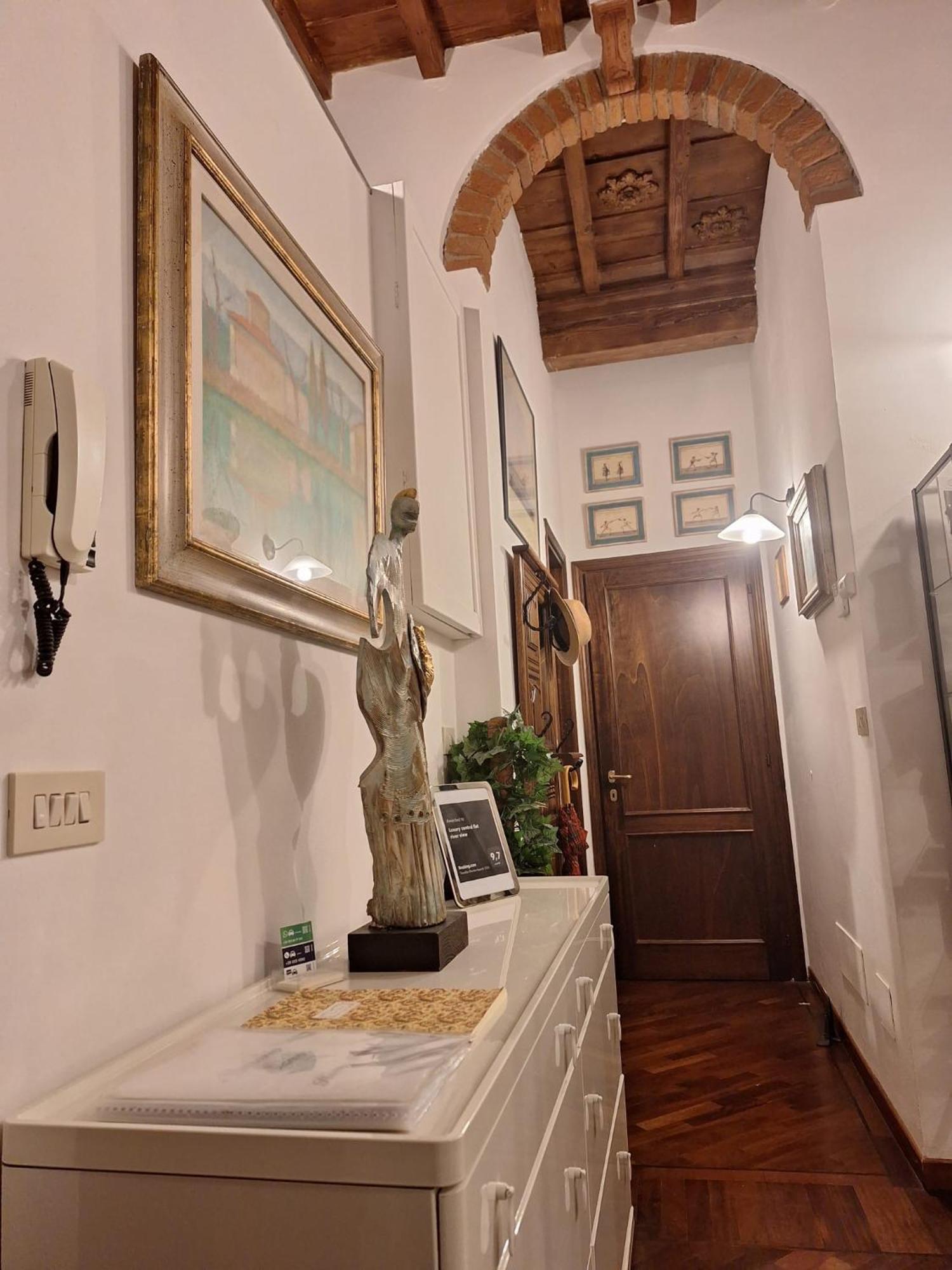 Luxury Central Flat River View Apartment Firenze Bagian luar foto